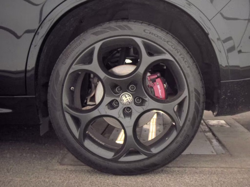 2024 Vulcano Black Metallic Alfa Romeo Stelvio Veloce AWD SUV