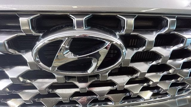 2023 Shimmering Silver Pearl Hyundai Santa Fe Limited AWD SUV
