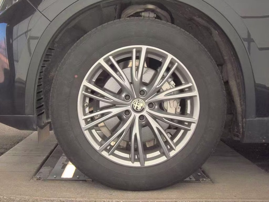 2024 Vulcano Black Metallic Alfa Romeo Stelvio Sprint AWD SUV