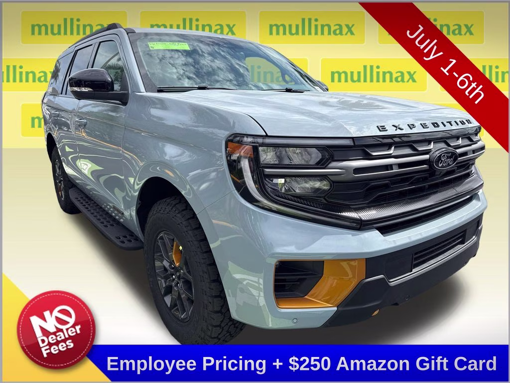 2026 Glacier Gray Metallic Tri-Coat Ford Expedition Tremor 4X4 SUV