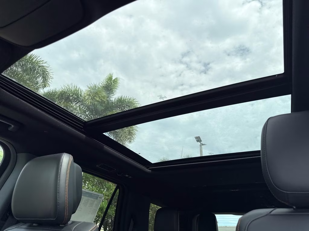 2026 Glacier Gray Metallic Tri-Coat Ford Expedition Tremor 4X4 SUV