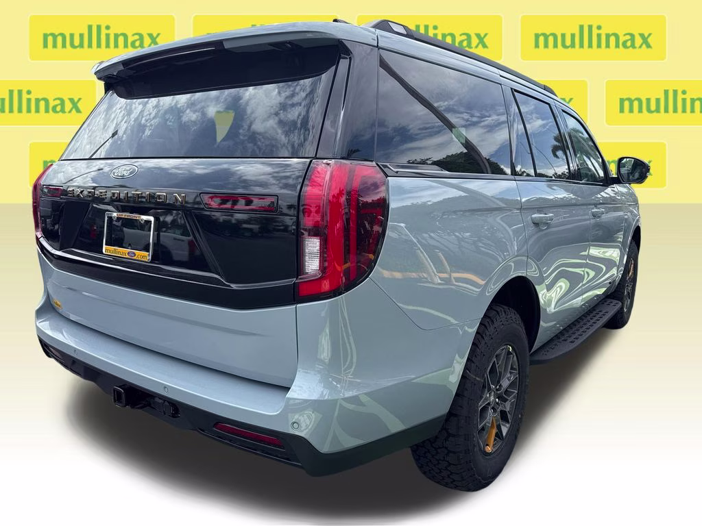 2026 Glacier Gray Metallic Tri-Coat Ford Expedition Tremor 4X4 SUV