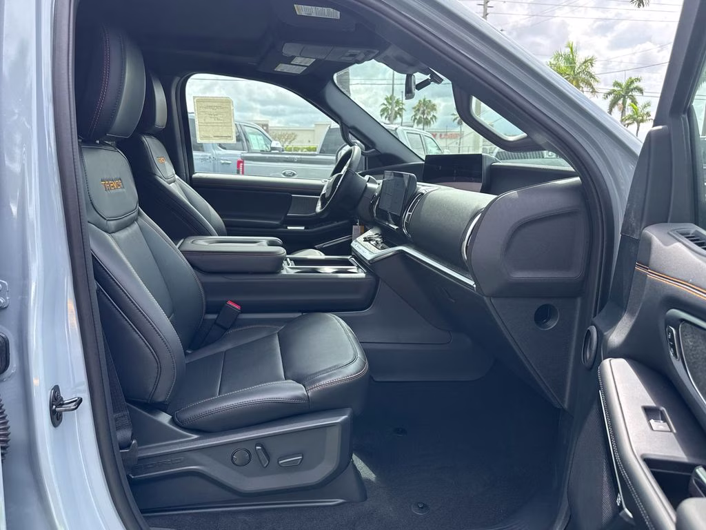 2026 Glacier Gray Metallic Tri-Coat Ford Expedition Tremor 4X4 SUV