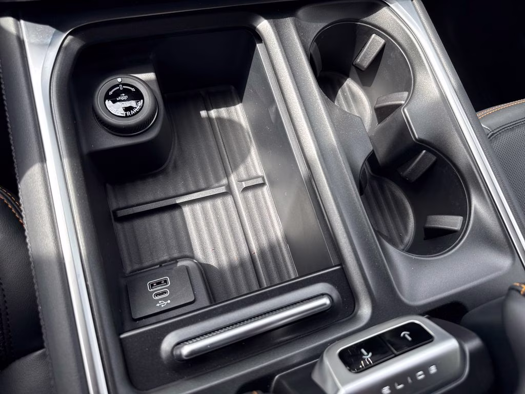 2026 Glacier Gray Metallic Tri-Coat Ford Expedition Tremor 4X4 SUV