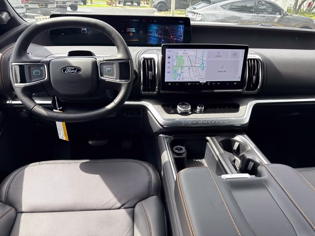 2026 Glacier Gray Metallic Tri-Coat Ford Expedition Tremor 4X4 SUV