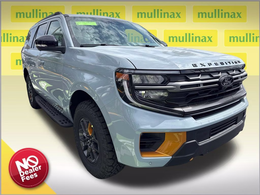 2026 Glacier Gray Metallic Tri-Coat Ford Expedition Tremor 4X4 SUV