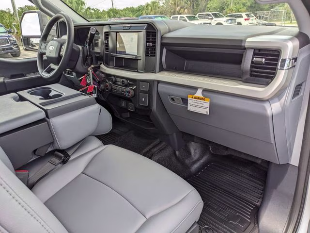 2026 Oxford White Ford Super Duty F-250 SRW XL 4X4 Truck