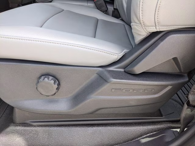 2026 Oxford White Ford Super Duty F-250 SRW XL 4X4 Truck