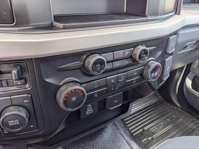 2026 Oxford White Ford Super Duty F-250 SRW XL 4X4 Truck