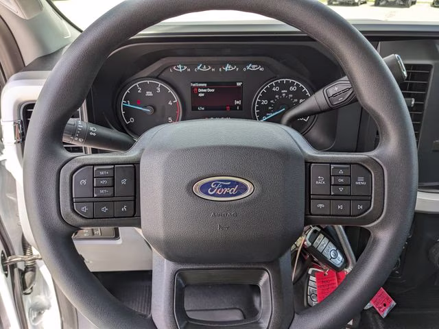 2026 Oxford White Ford Super Duty F-250 SRW XL 4X4 Truck