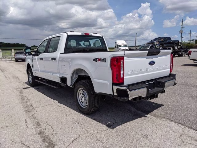 2026 Oxford White Ford Super Duty F-250 SRW XL 4X4 Truck