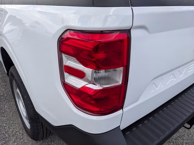 2026 Oxford White Ford Maverick XL FWD Truck
