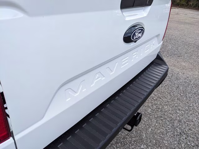 2026 Oxford White Ford Maverick XL FWD Truck