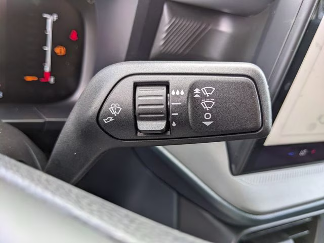 2026 Oxford White Ford Maverick XL FWD Truck