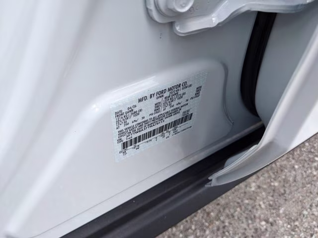 2026 Oxford White Ford Maverick XL FWD Truck