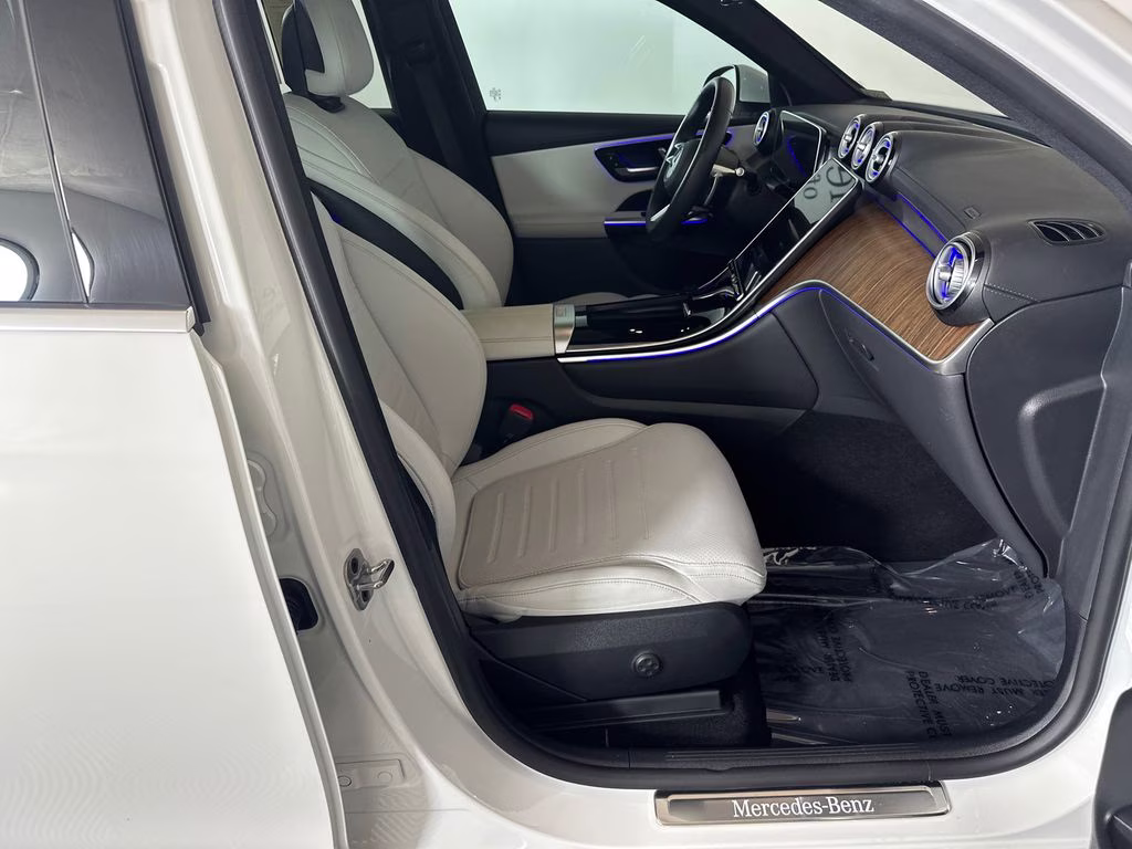 2023 Polar White Mercedes-Benz GLC GLC 300 RWD SUV