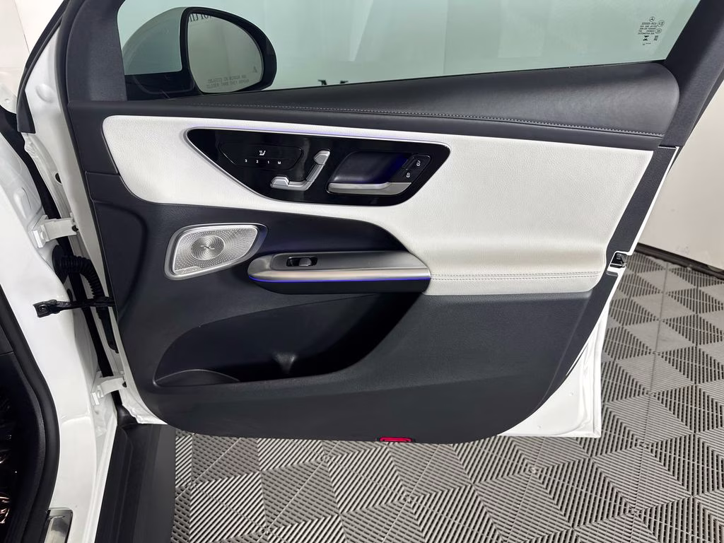 2023 Polar White Mercedes-Benz GLC GLC 300 RWD SUV