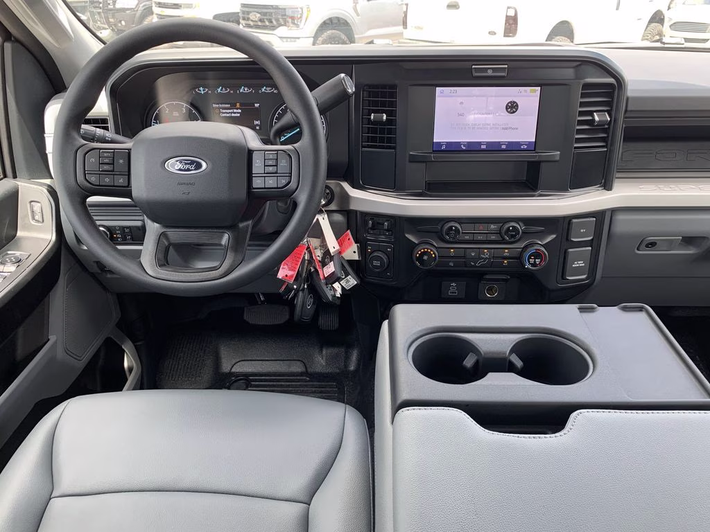 2026 Oxford White Ford Super Duty F-450 DRW XL 4X4 Chassis