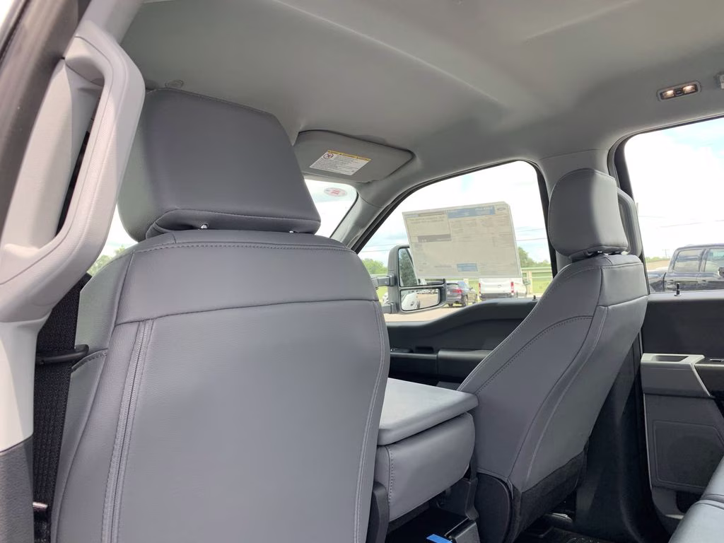 2026 Oxford White Ford Super Duty F-450 DRW XL 4X4 Chassis