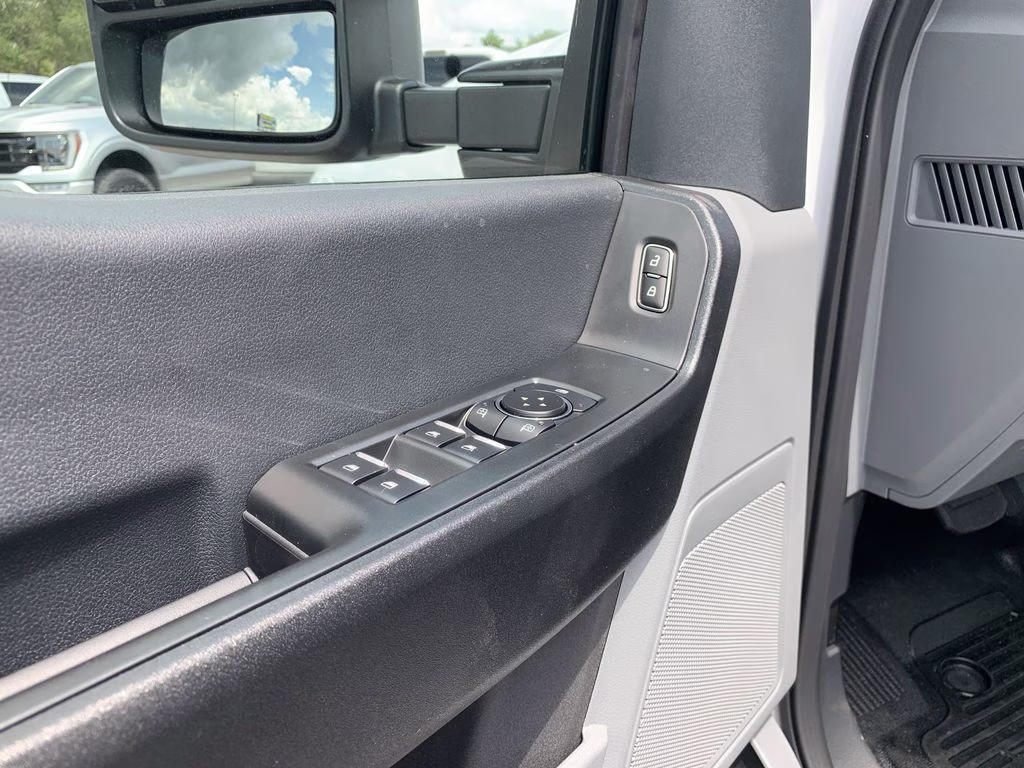 2026 Oxford White Ford Super Duty F-450 DRW XL 4X4 Chassis