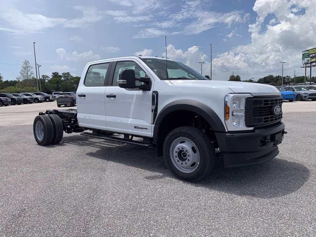2026 Oxford White Ford Super Duty F-450 DRW XL 4X4 Chassis