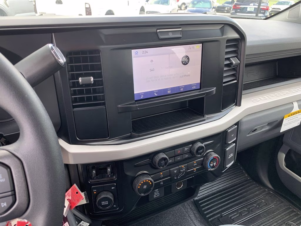 2026 Oxford White Ford Super Duty F-450 DRW XL 4X4 Chassis