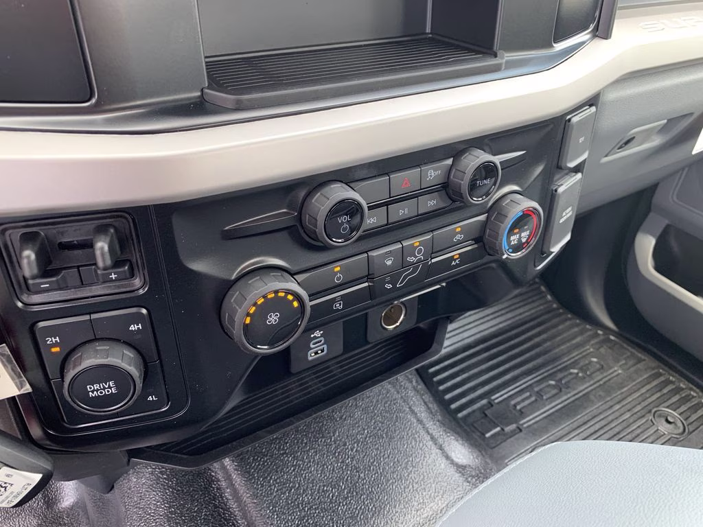 2026 Oxford White Ford Super Duty F-450 DRW XL 4X4 Chassis