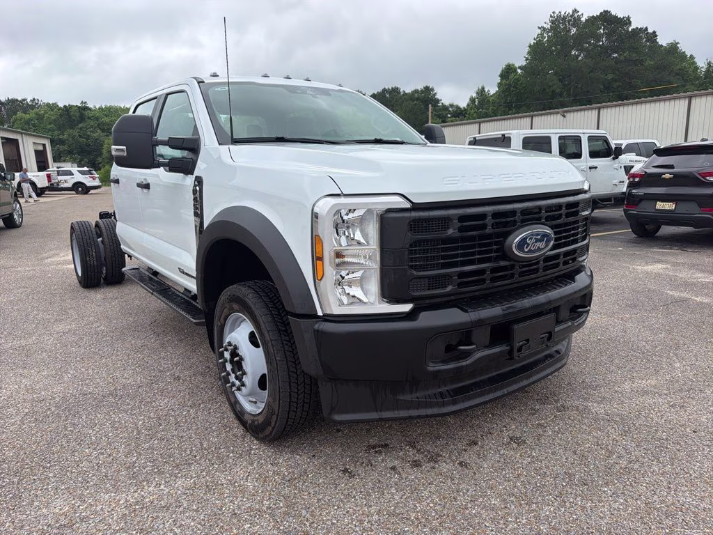 2026 Oxford White Ford Super Duty F-450 DRW XL 4X4 Chassis