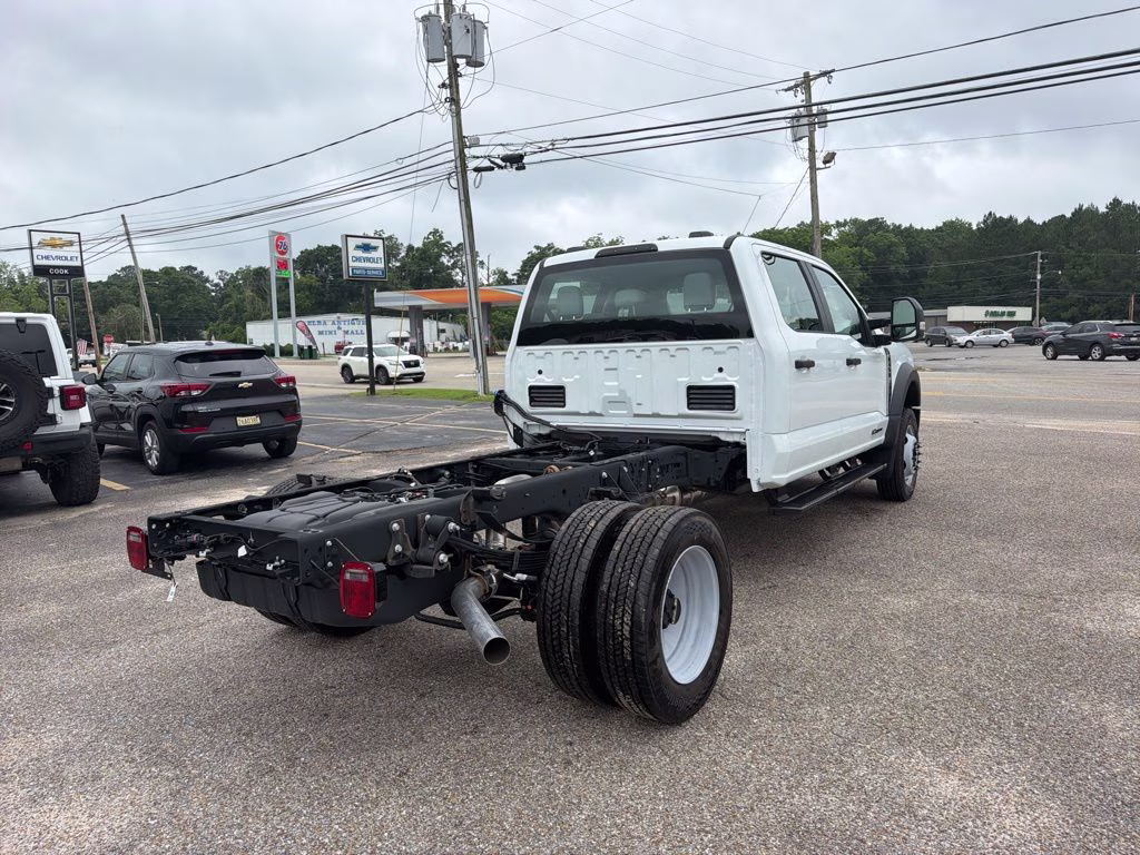 2026 Oxford White Ford Super Duty F-450 DRW XL 4X4 Chassis