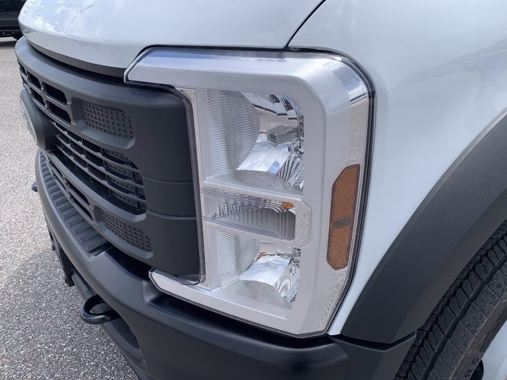 2026 Oxford White Ford Super Duty F-450 DRW XL 4X4 Chassis