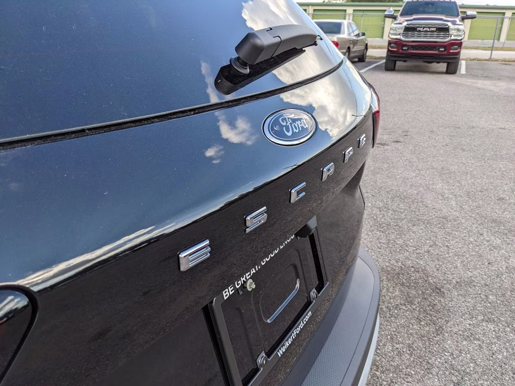 2026 Agate Black Metallic Ford Escape Active FWD SUV
