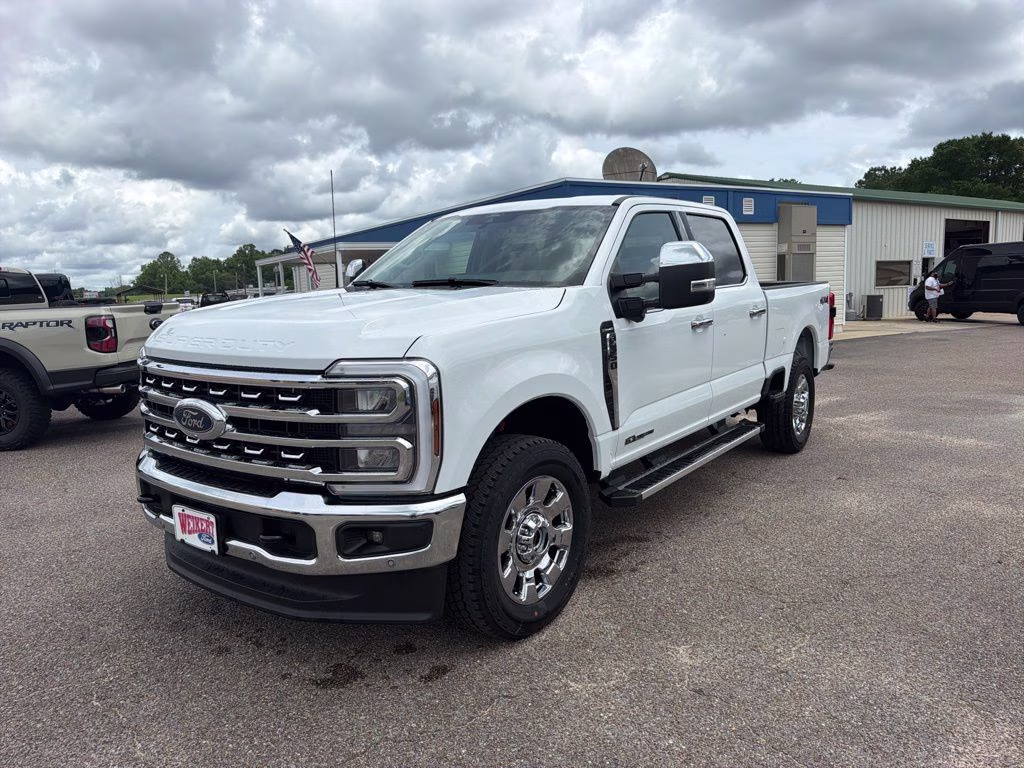 2026 Oxford White Ford Super Duty F-350 SRW Lariat 4X4 Truck