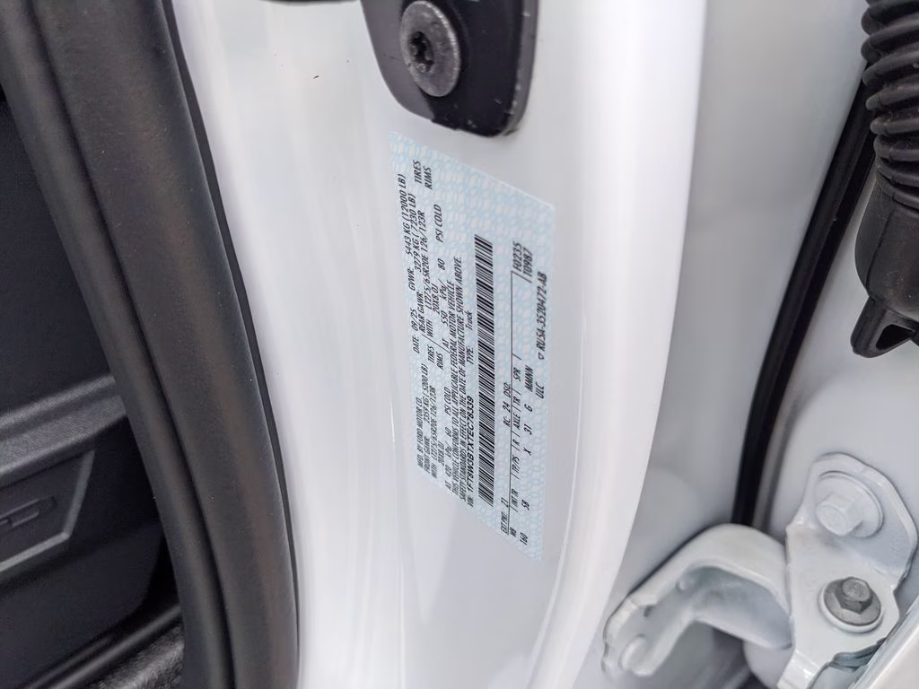 2026 Oxford White Ford Super Duty F-350 SRW Lariat 4X4 Truck