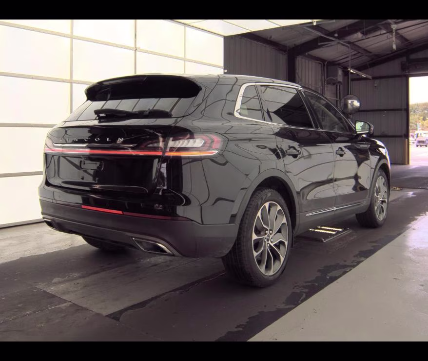 2022 Infinite Black Metallic Clearcoat Lincoln Nautilus Reserve AWD SUV