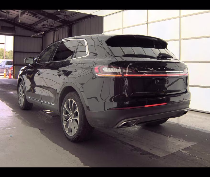 2022 Infinite Black Metallic Clearcoat Lincoln Nautilus Reserve AWD SUV