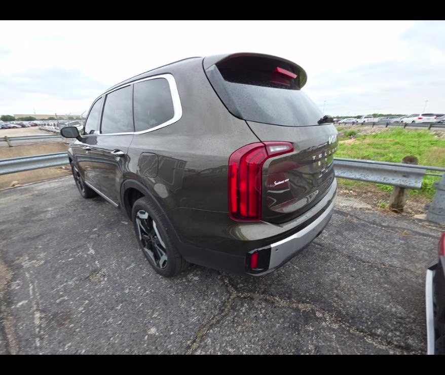 2024 Dark Moss Kia Telluride S FWD SUV