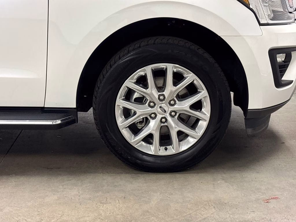 2021 White Metallic Ford Expedition Max XLT RWD SUV