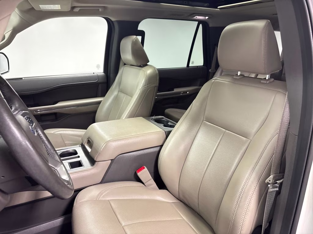 2021 White Metallic Ford Expedition Max XLT RWD SUV