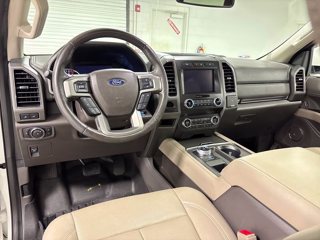 2021 White Metallic Ford Expedition Max XLT RWD SUV
