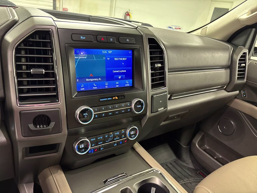 2021 White Metallic Ford Expedition Max XLT RWD SUV
