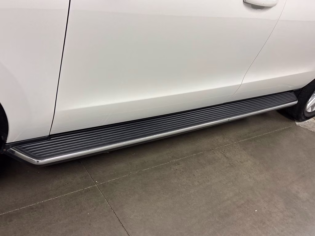 2021 White Metallic Ford Expedition Max XLT RWD SUV