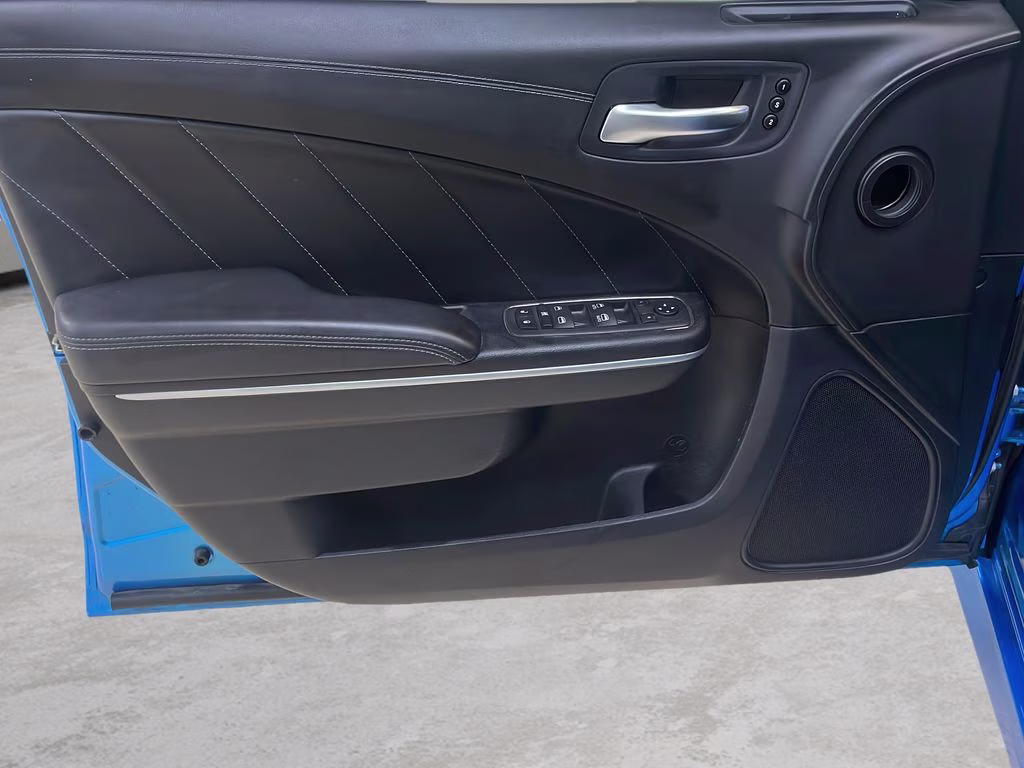 2023 B5 Blue Pearlcoat Dodge Charger R/T Scat Pack RWD Sedan