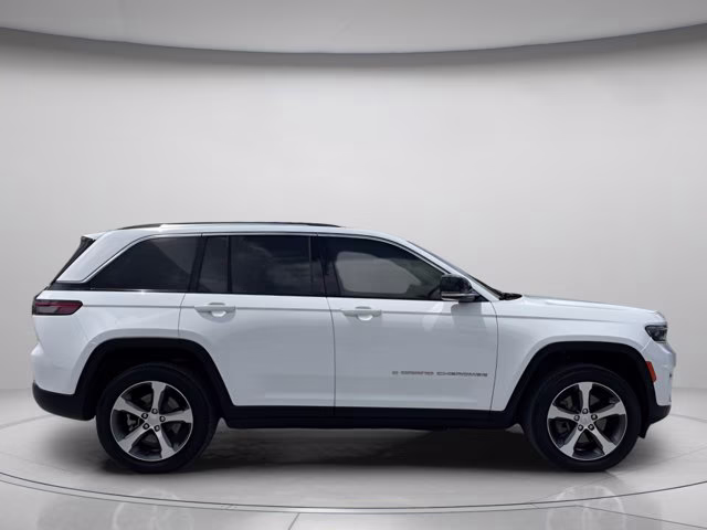 2022 Bright White Clearcoat Jeep Grand Cherokee 4xe 4xe 4X4 SUV