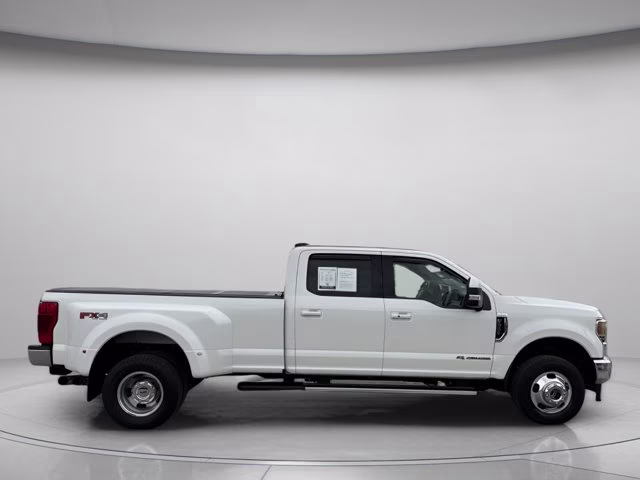 2022 White Metallic Ford Super Duty F-350 DRW Lariat 4X4 Truck