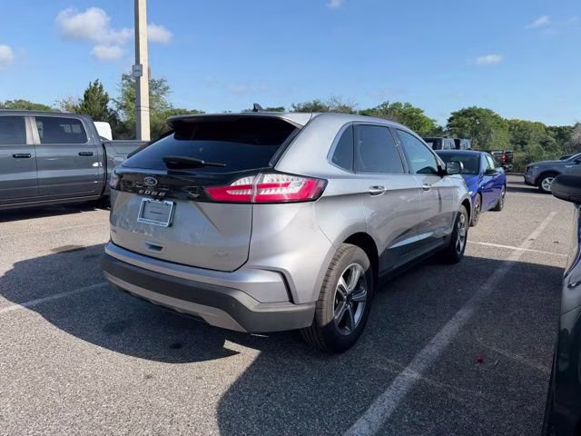 2024 Silver Metallic Ford Edge SEL AWD SUV
