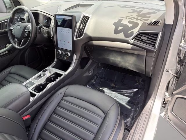 2024 Silver Metallic Ford Edge SEL AWD SUV