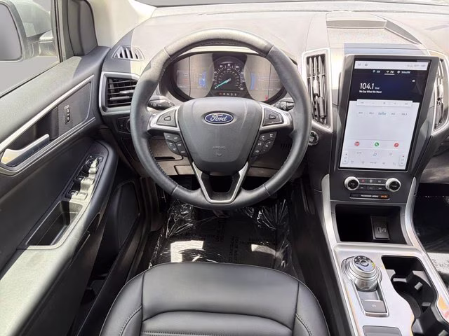 2024 Silver Metallic Ford Edge SEL AWD SUV