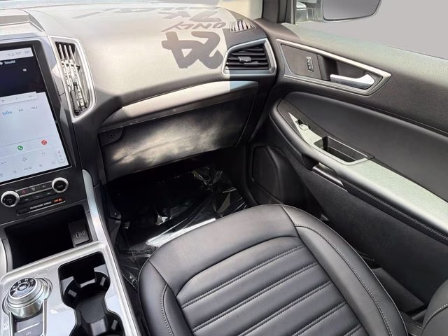 2024 Silver Metallic Ford Edge SEL AWD SUV