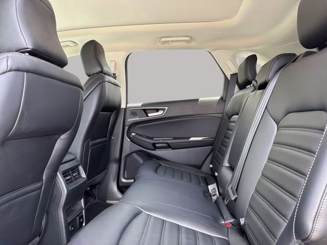 2024 Silver Metallic Ford Edge SEL AWD SUV