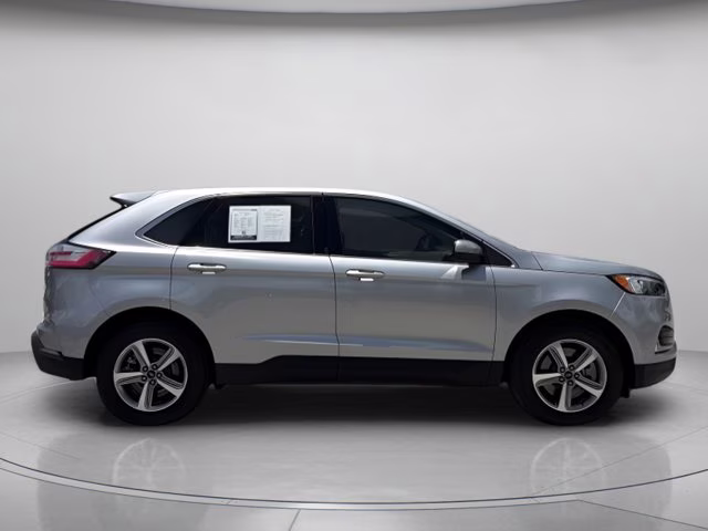2024 Silver Metallic Ford Edge SEL AWD SUV